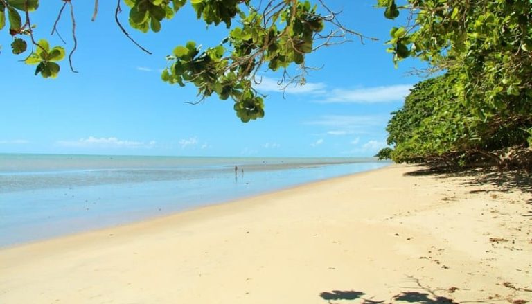 costa-das-baleias-Cumuruxatiba-praia