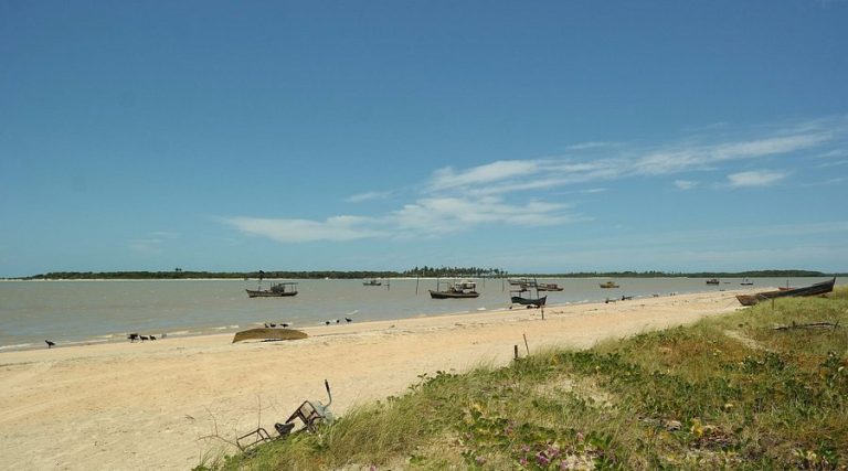 Praia-Pontal-do-Sul-em-Caravelas-BA